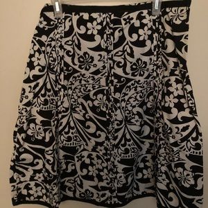 Past the knee, all cotton, old navy size 18 skirt